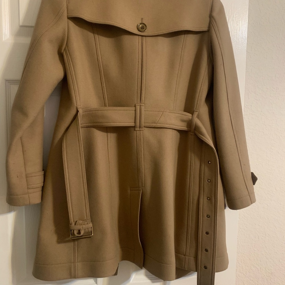 Beautiful Burberry Cashmere Coat. Tan color . Medium Size. Worn only 3 times